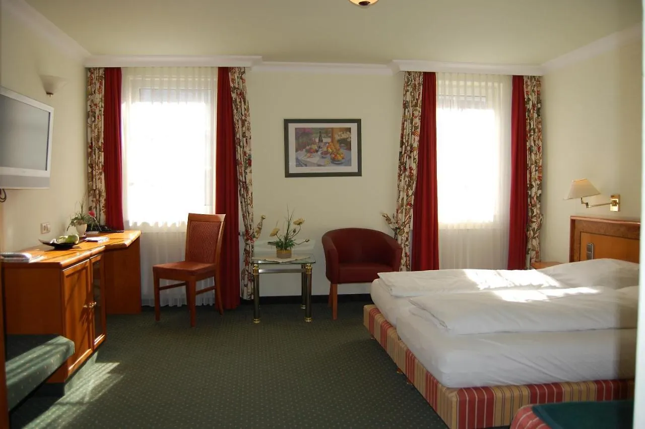 Hotel Ochsen שטוטגרט 4*,